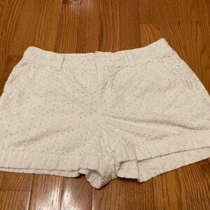 Gap white lace overlay city short